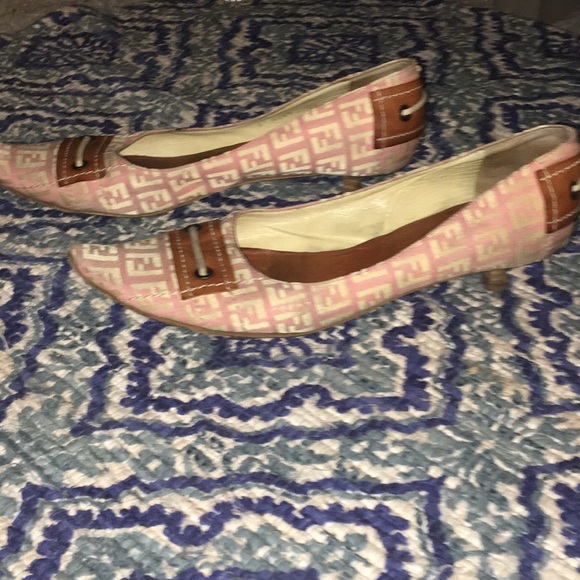 Vintage Fendi logo Satin kitten heel pumps pink 38 - Picture 2 of 8